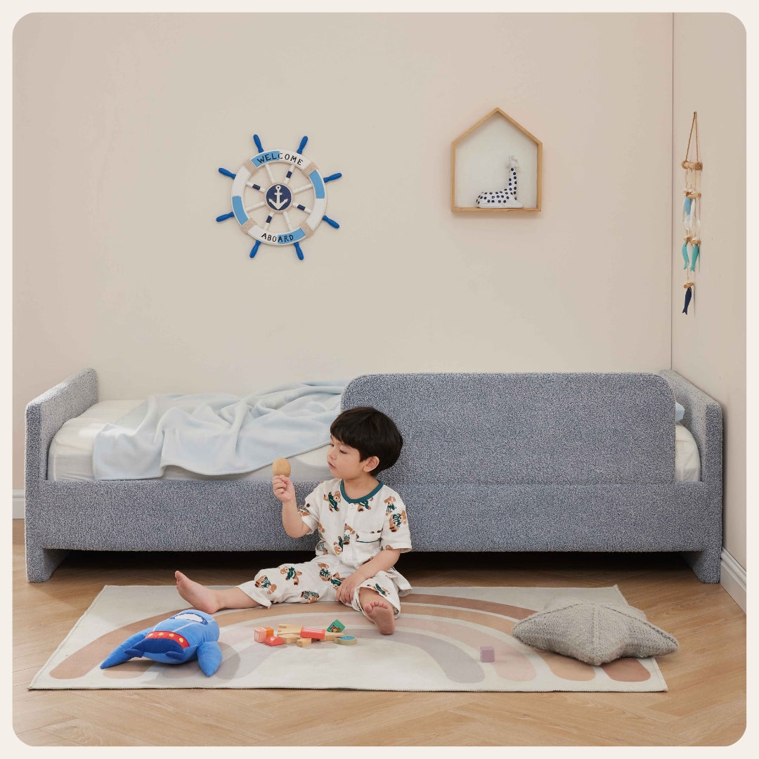 Load video: teddyDEN Assembly Instructions